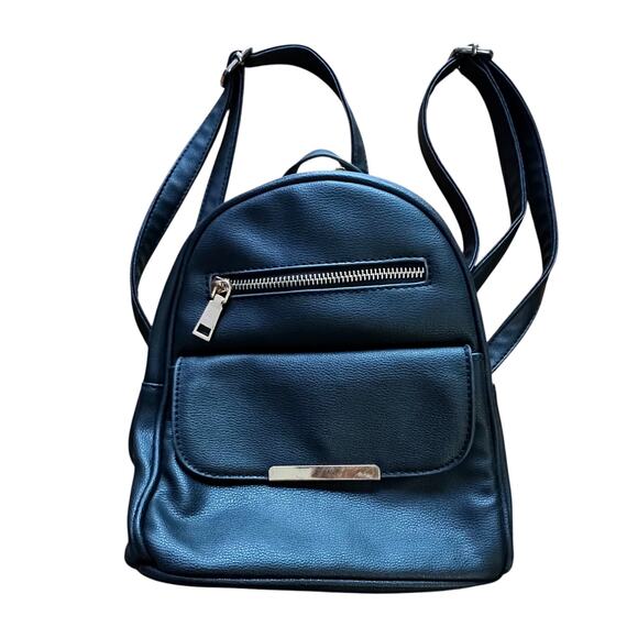 FAUX LEATHER x Women's Black Vegan Leather Backpack Purse WIth Gold Accents - Picture 1 of 9